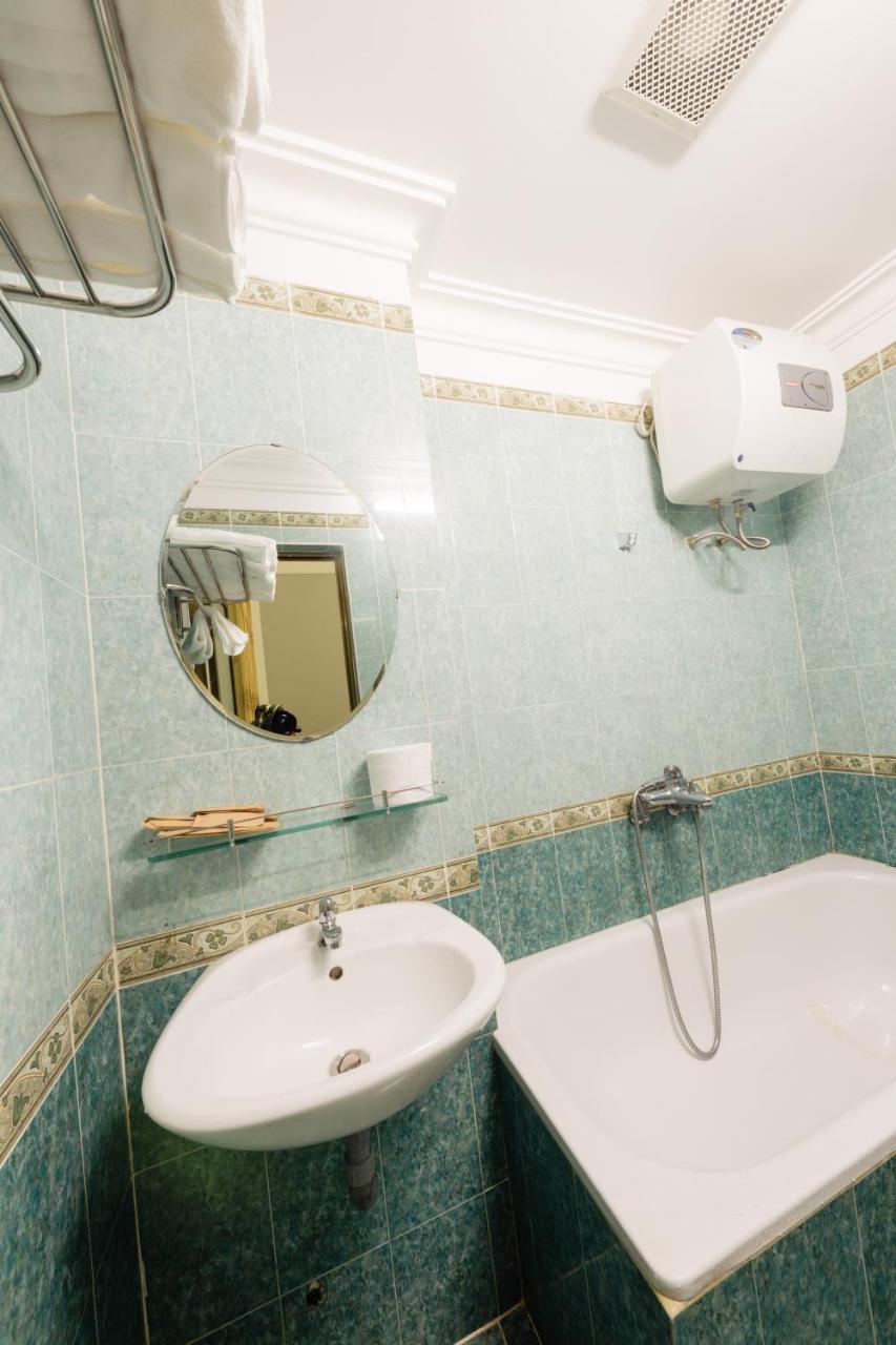 Avon Hotel Hue Pokoj fotografie